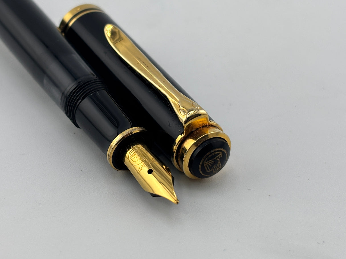 PELIKAN M200 Black gold trim circa 1995 - Fountain Pen
