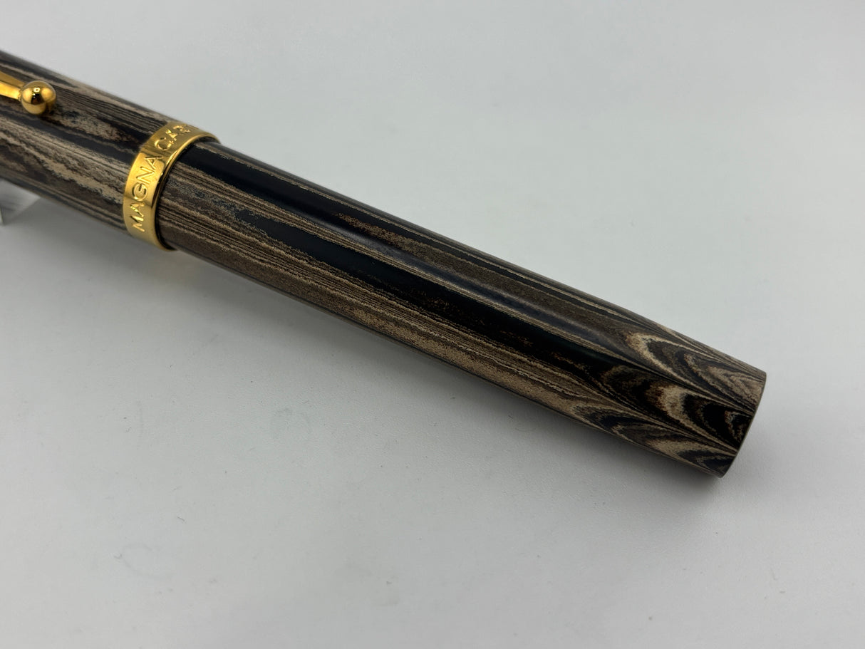 Magna Carta Mag 1000 Olive Green Ripple Ebonite Huge # 10 nib , very nice Fountain Pen !!