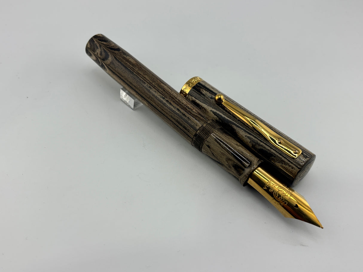 Magna Carta Mag 1000 Olive Green Ripple Ebonite Huge # 10 nib , very nice Fountain Pen !!