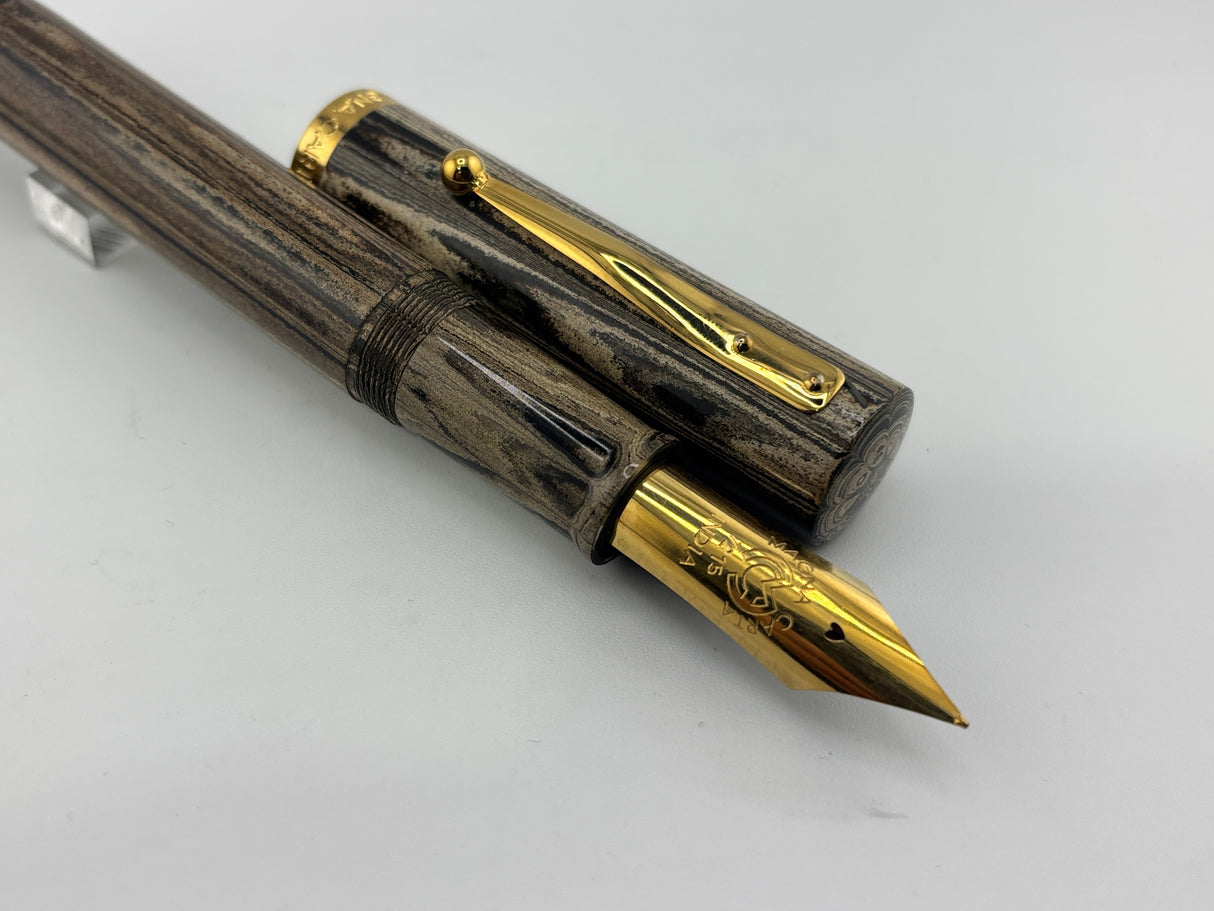 Magna Carta Mag 1000 Olive Green Ripple Ebonite Huge # 10 nib , very nice Fountain Pen !!