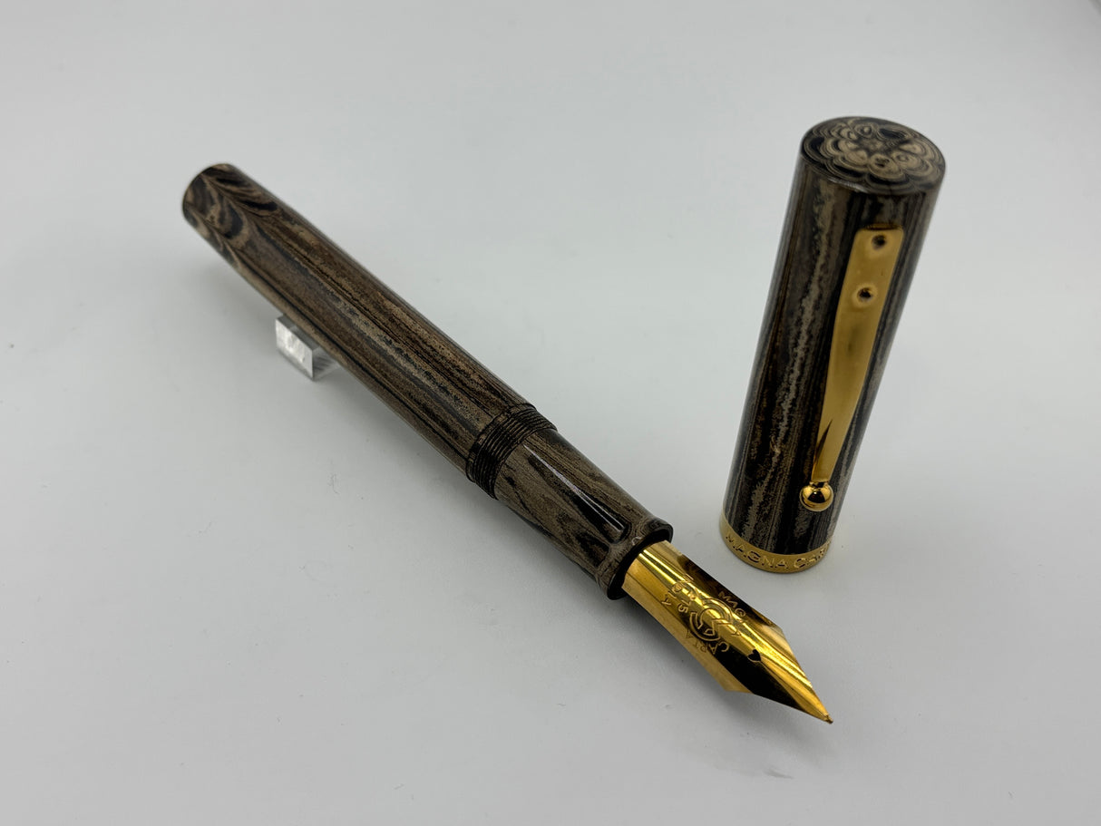 Magna Carta Mag 1000 Olive Green Ripple Ebonite Huge # 10 nib , very nice Fountain Pen !!