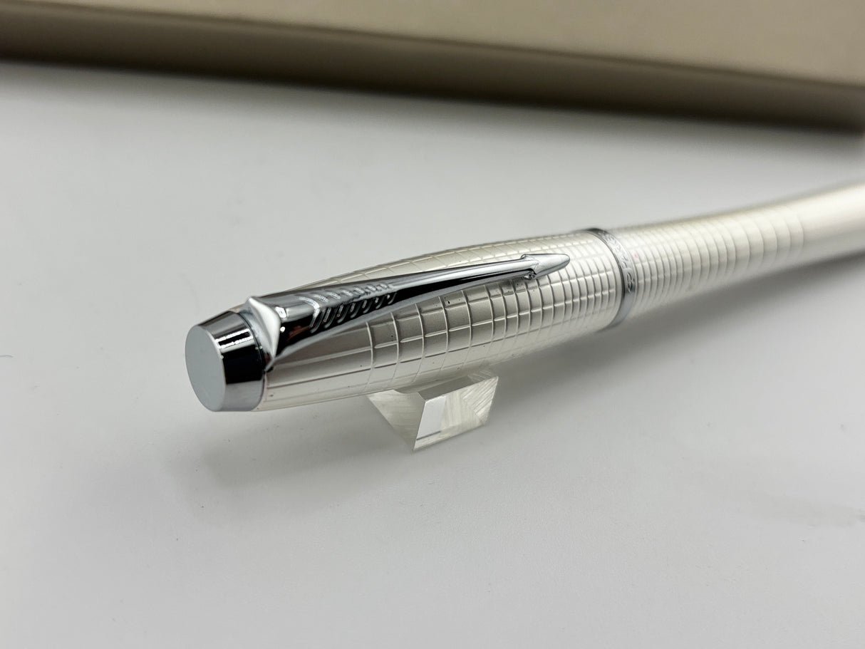 Parker Urban Premium Pearl - Fountain Pen
