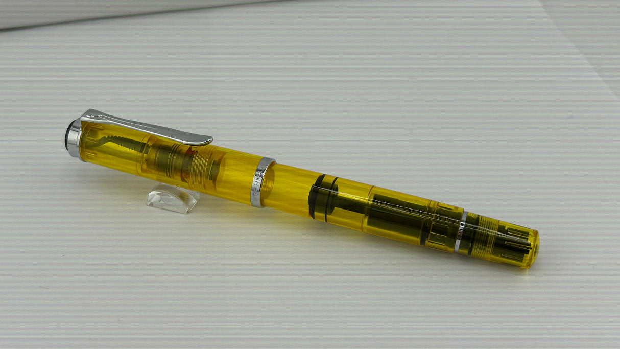 Pelikan Classic M205 Duo Clear Yellow - Fountain Pen