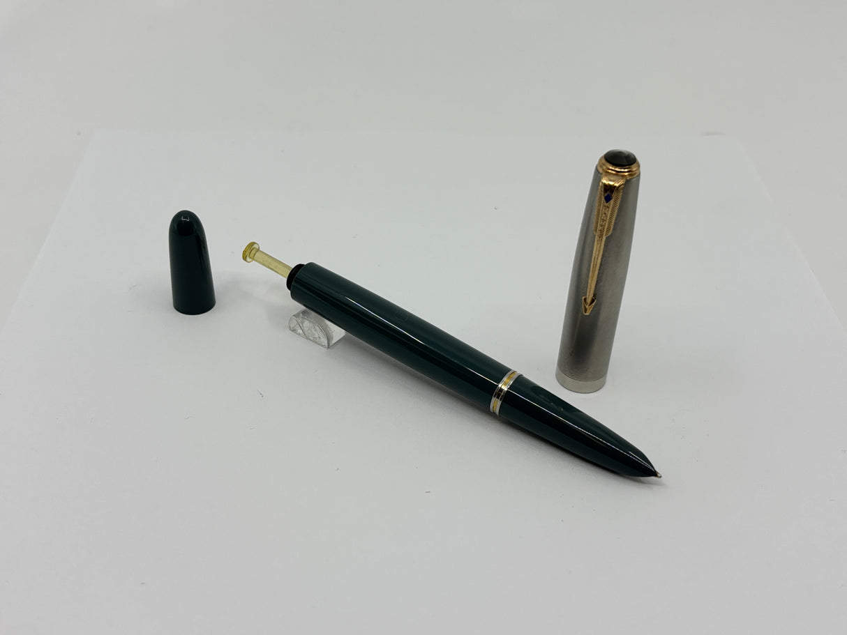 Parker 51 Grey steel cap - Vacumatic filling system - diamond Clip