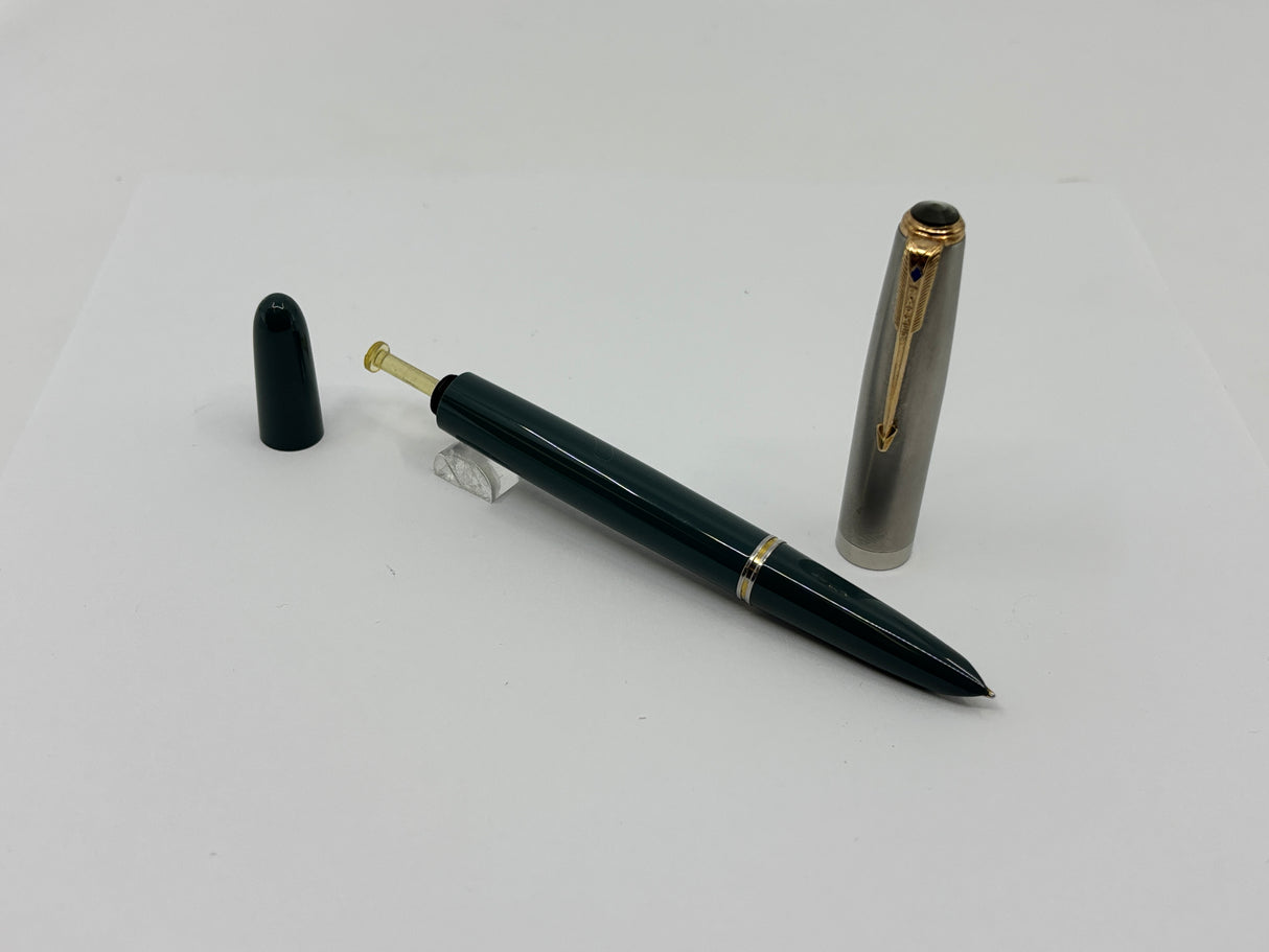 Parker 51 Grey steel cap - Vacumatic filling system - diamond Clip