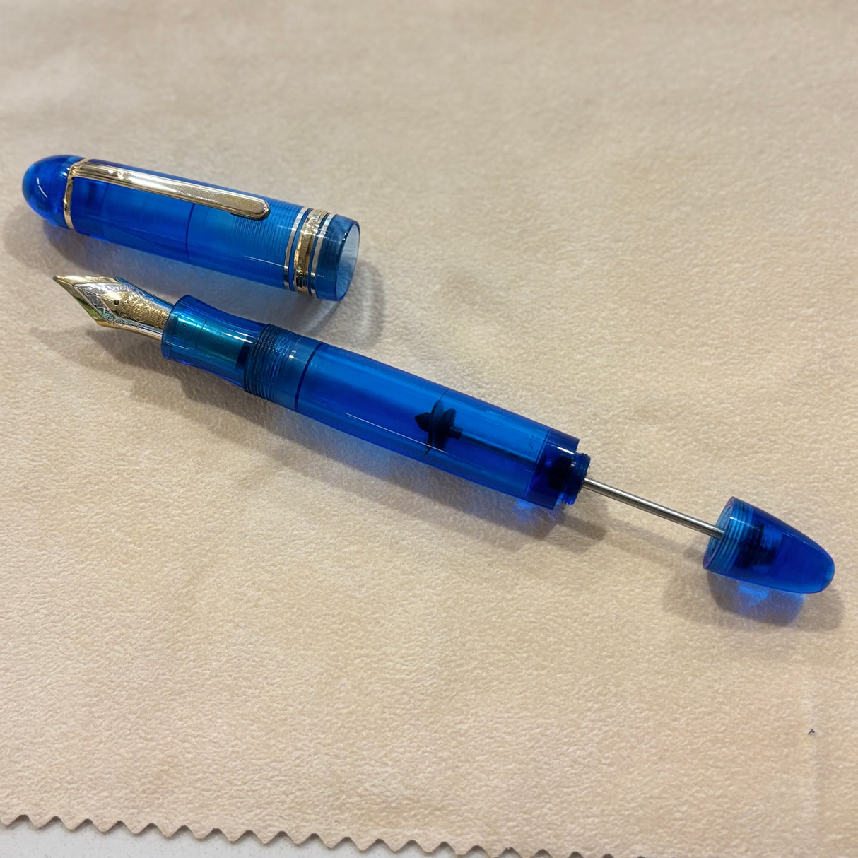 Montblanc 149 Meisterstuck Style Customized by Brad Torelli as a Blue Demonstrator - Vacuum filler - A true piece of art !!