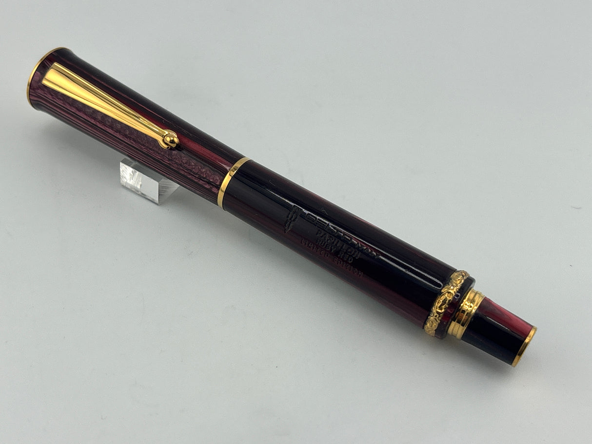 Delta Papillon Variegated Streaked Burgundy Resin Fountain Pen - Fine 18kt Gold Nib