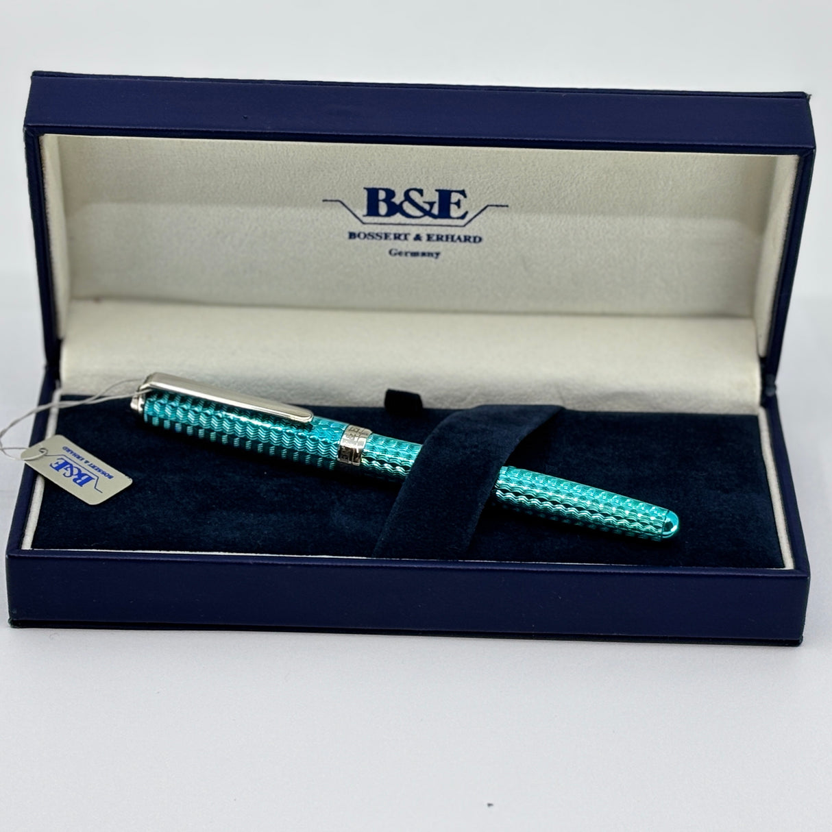 Bossert & Erhard Basketweave Arctic Ice Fountain Pen - Medium 18kt Gold Nib