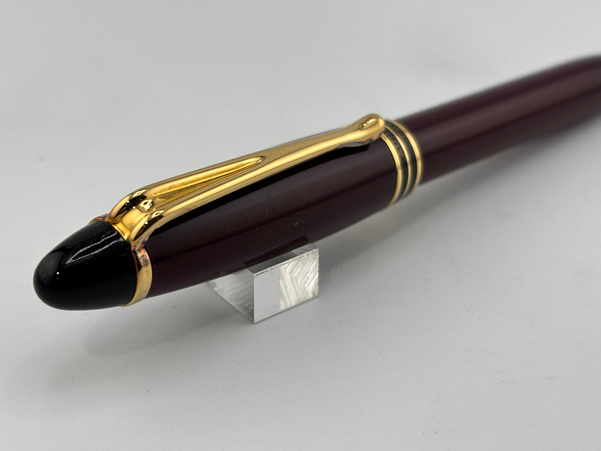 Aurora Ispilon burgundy Gold trim - Ball Pen