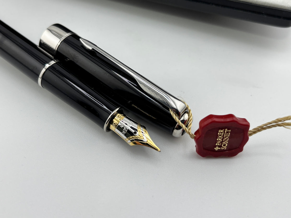 Parker Sonnet Black lacquer chrome trims 18K750 gold nib - Fountain Pen and Ball Pen