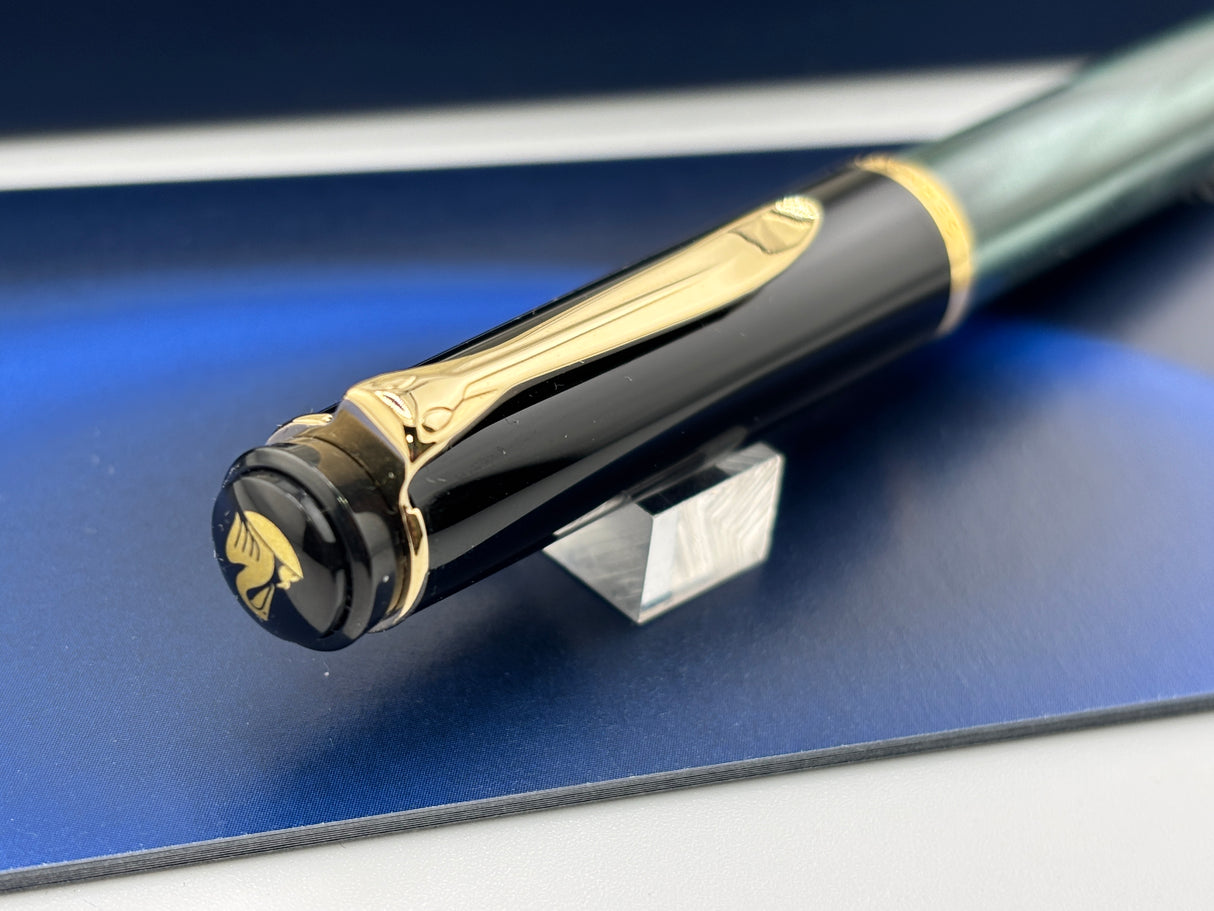 PELIKAN R200 Green Marble gold trim - Roller Ball