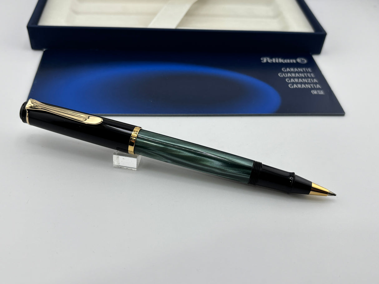 PELIKAN R200 Green Marble gold trim - Roller Ball