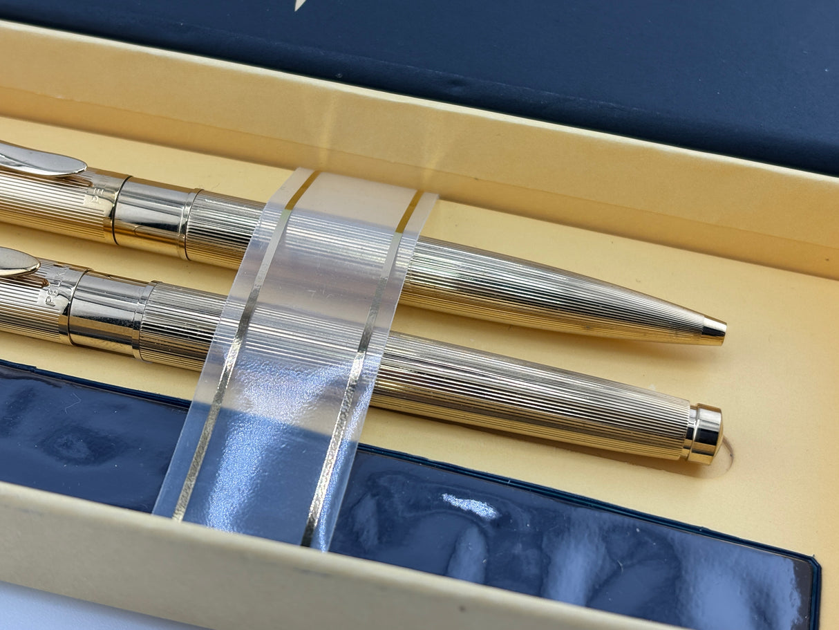 PELIKAN P590 Set Heavy gold plated fluted superb quality Gold nib 14k - Ball Pen and Fountain Pen