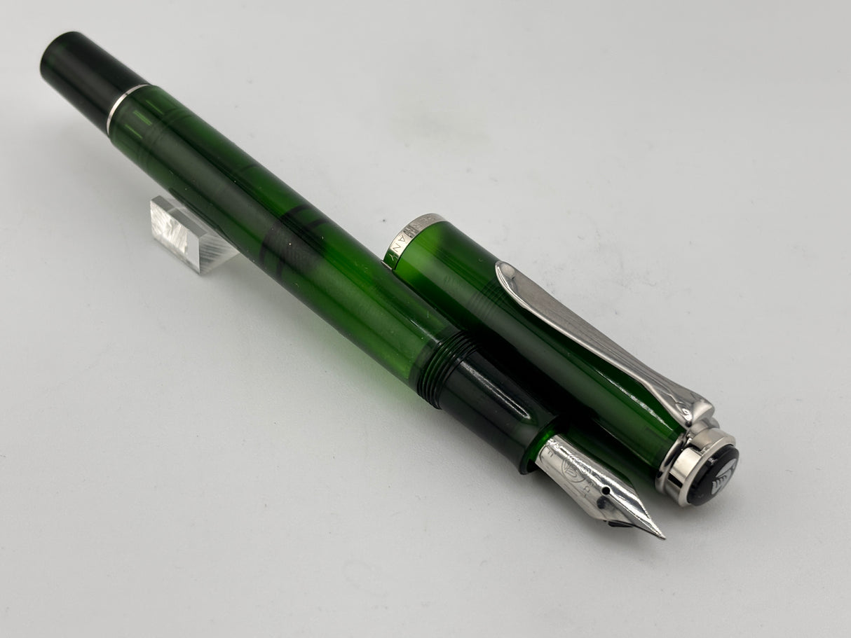 Pelikan M200 Green Demonstrator beautiful pen piston filler - Fountain Pen