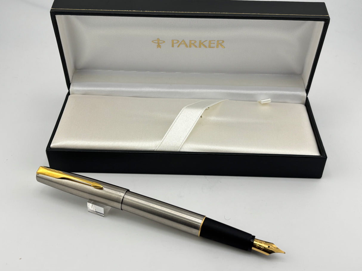 Parker Frontier Chrome satin circa 2015 - Fountain Pen