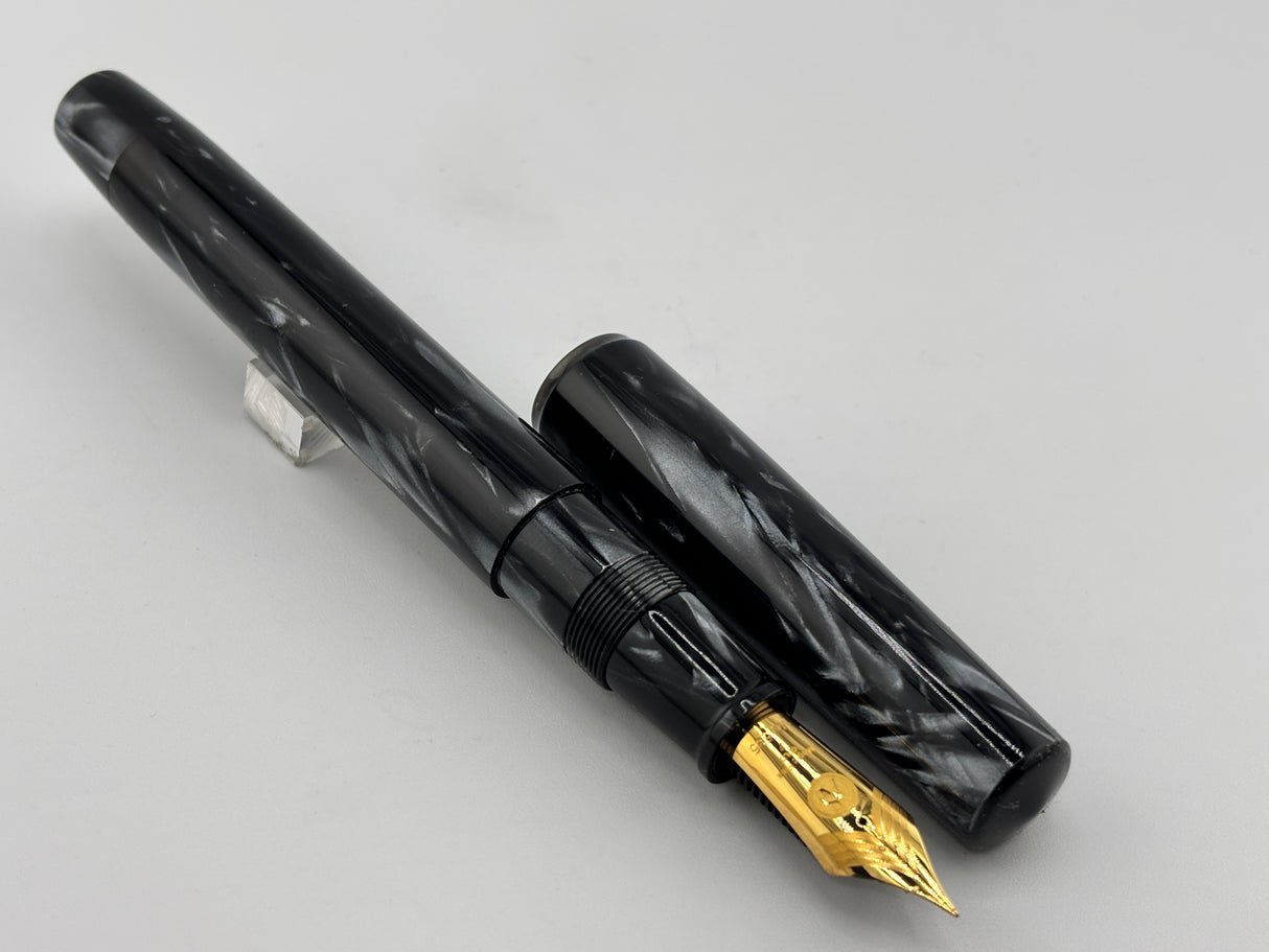 ASC Armando Simoni Club Oversized Bologna Extra Minimalist Grigio Perla Celluloid Fountain Pen -