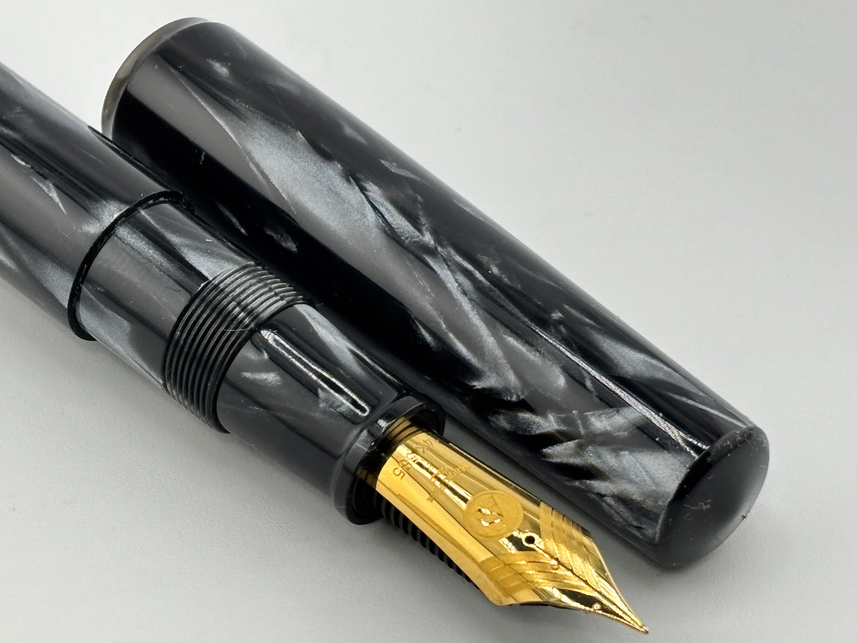 ASC Armando Simoni Club Oversized Bologna Extra Minimalist Grigio Perla Celluloid Fountain Pen -