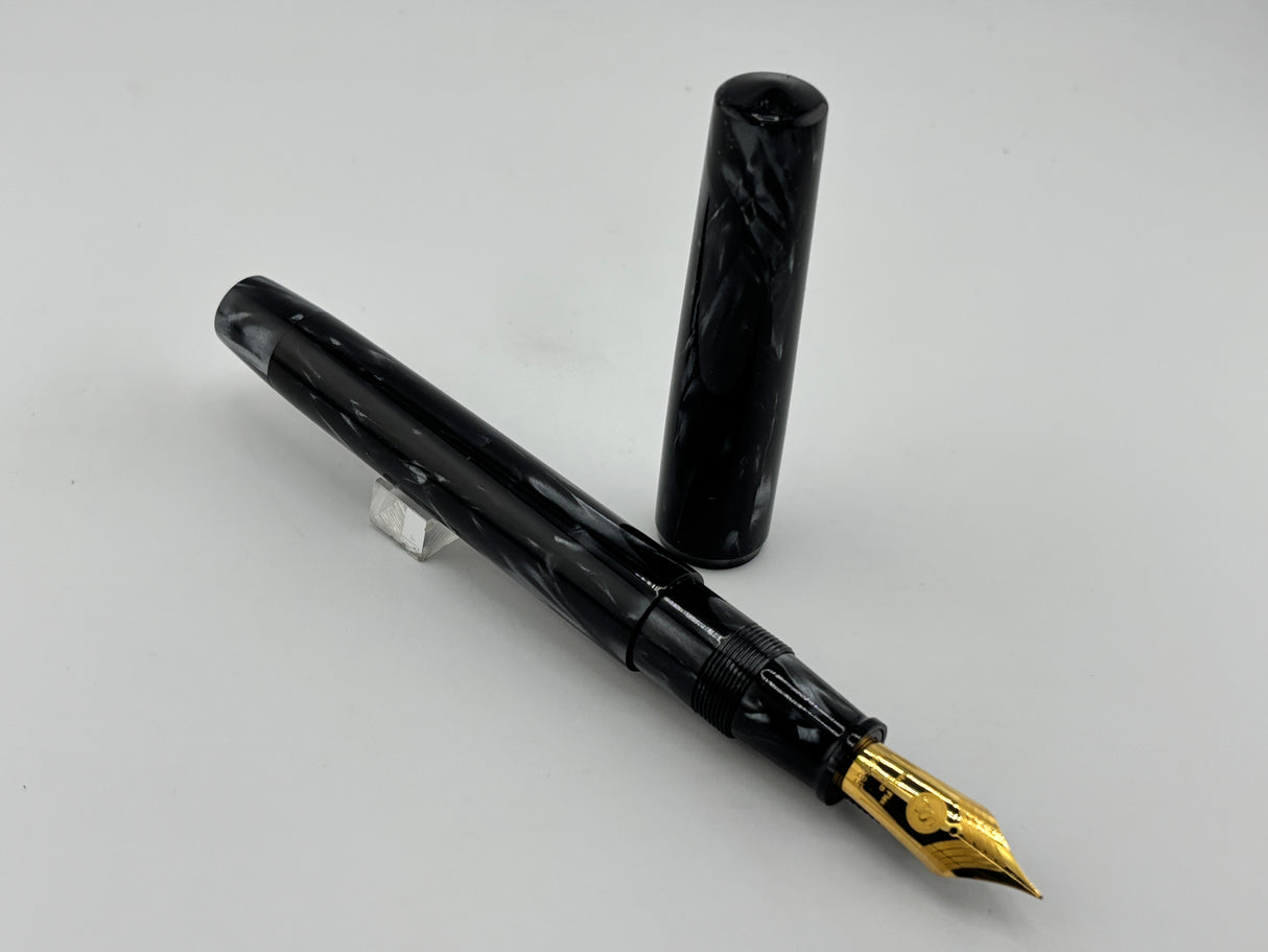 ASC Armando Simoni Club Oversized Bologna Extra Minimalist Grigio Perla Celluloid Fountain Pen -