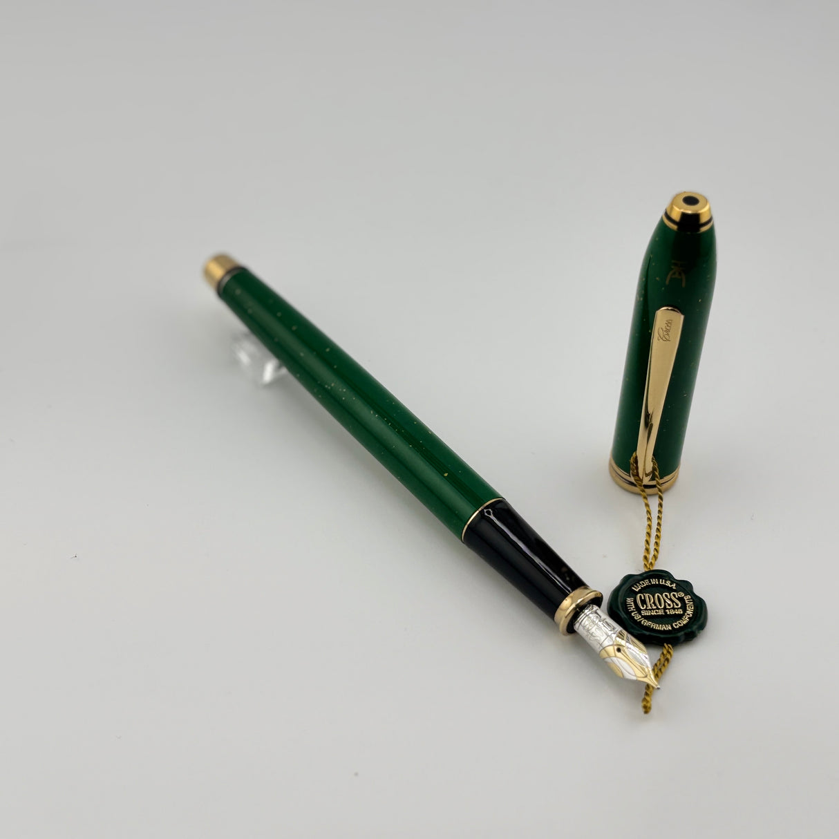 Cross Townsend  Green Jade Special Edition Fountain Pen - Made in USA - Medium 18kt Gold  Nib