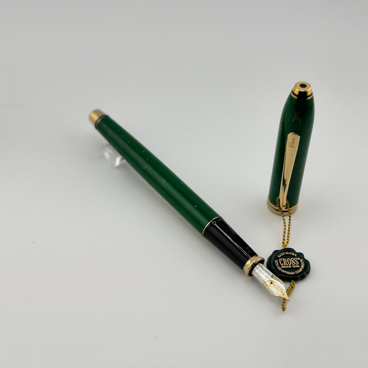 Cross Townsend  Green Jade Special Edition Fountain Pen - Made in USA - Medium 18kt Gold  Nib