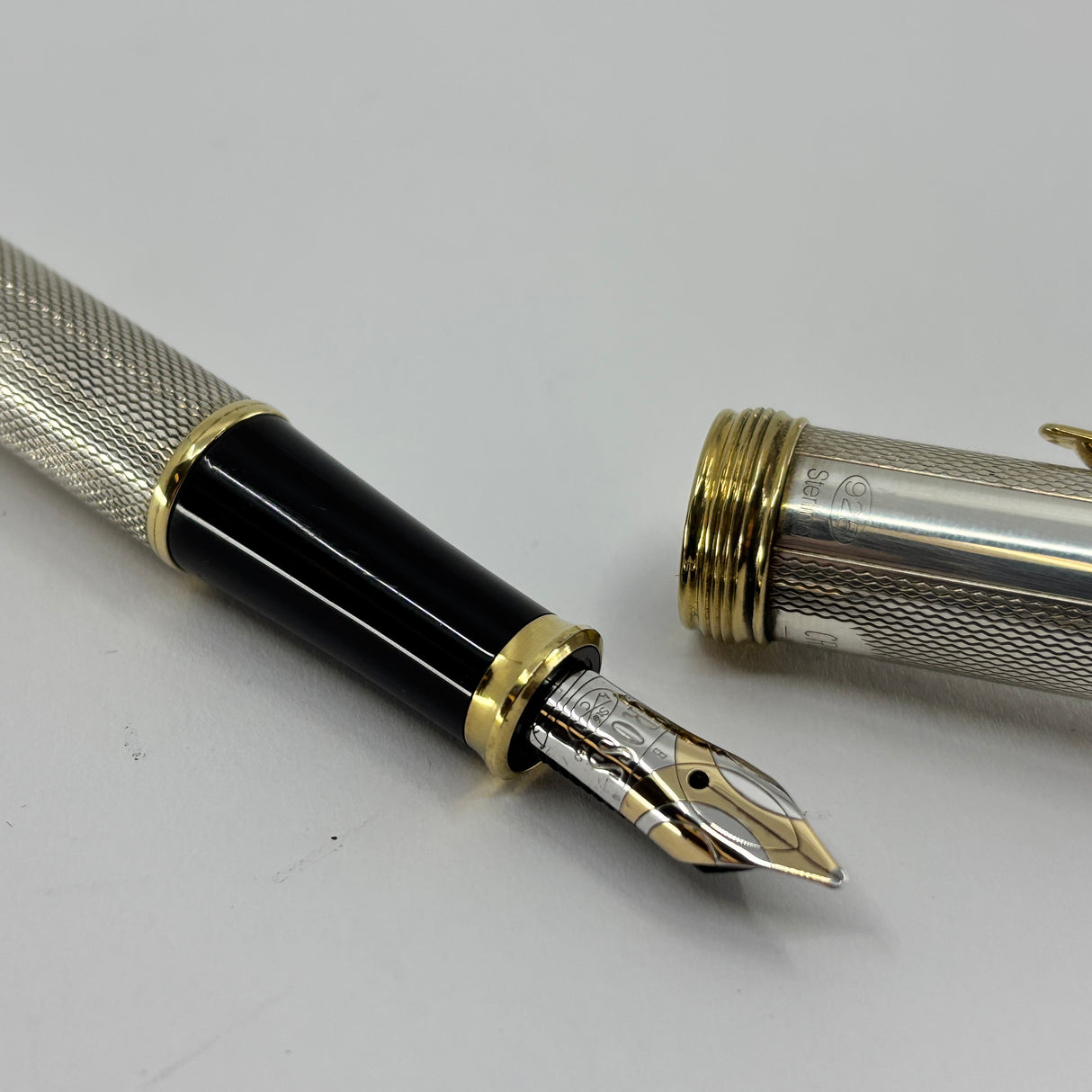 Cross Pinnacle Sterling Silver Barleycorn Fountain Pen - Broad 18kt Gold Nib