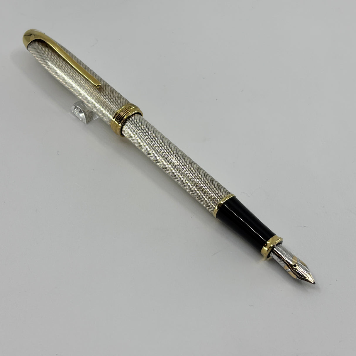 Cross Pinnacle Sterling Silver Barleycorn Fountain Pen - Broad 18kt Gold Nib