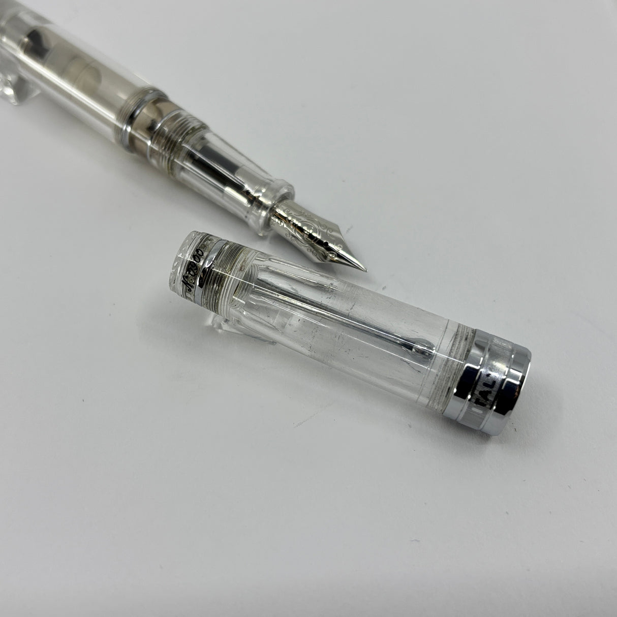 Aurora Optima Clear Demonstrator Limited Edition Fountain Pen - Fine 18kt Gold Nib