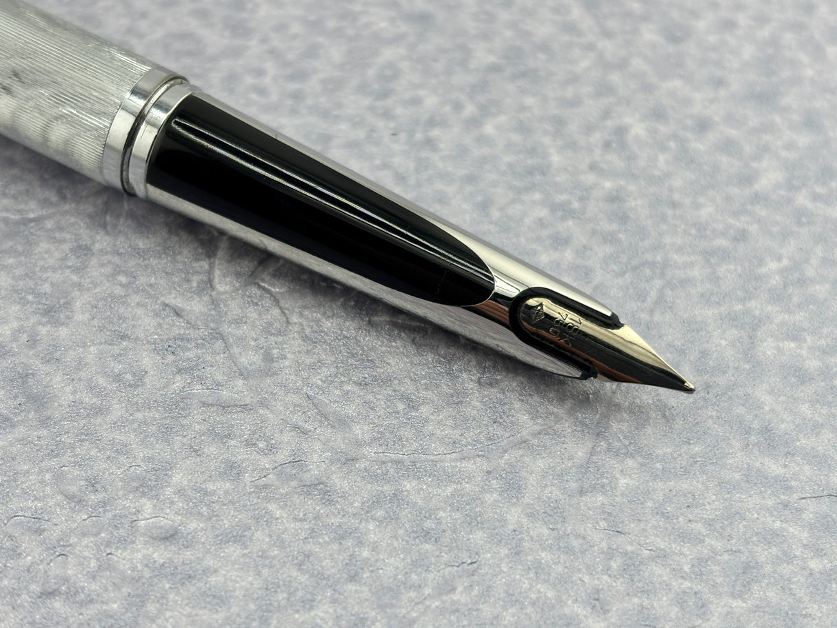 Waterman CF MOIRE Silver fill Pattern with FINE 18k nib- New converter included - Fountain Pen (Copy)