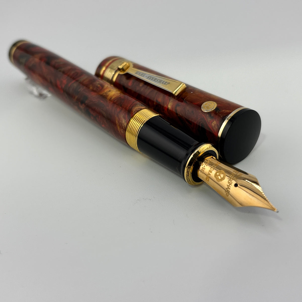 Wahl Eversharp Decoband Volcano Red Oversized Fountain Pen - Medium #8 Size 14kt Gold Nib