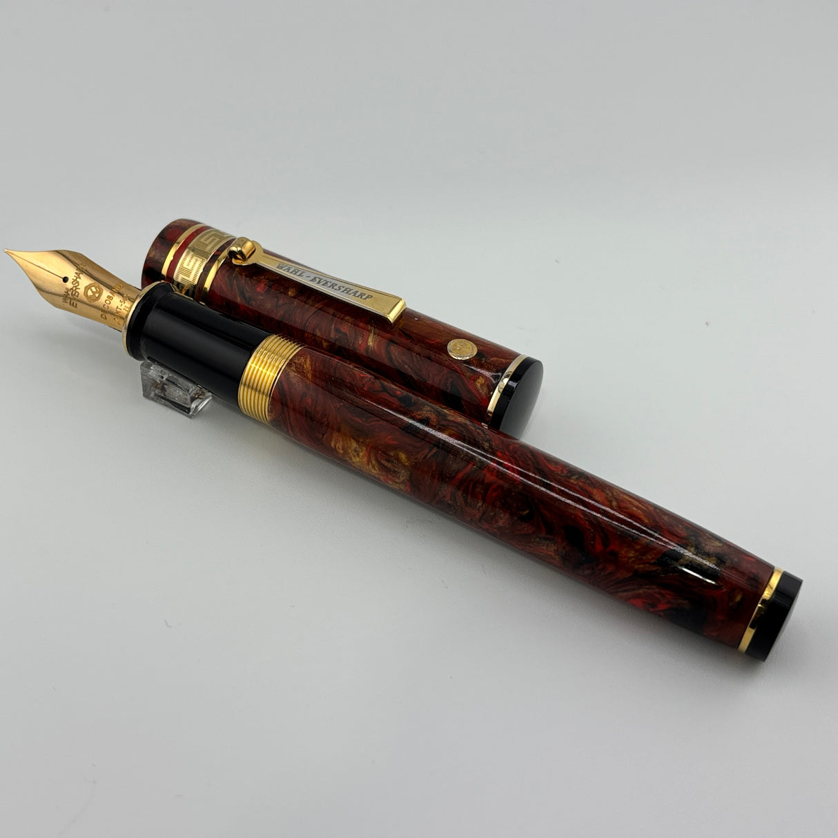 Wahl Eversharp Decoband Volcano Red Oversized Fountain Pen - Medium #8 Size 14kt Gold Nib