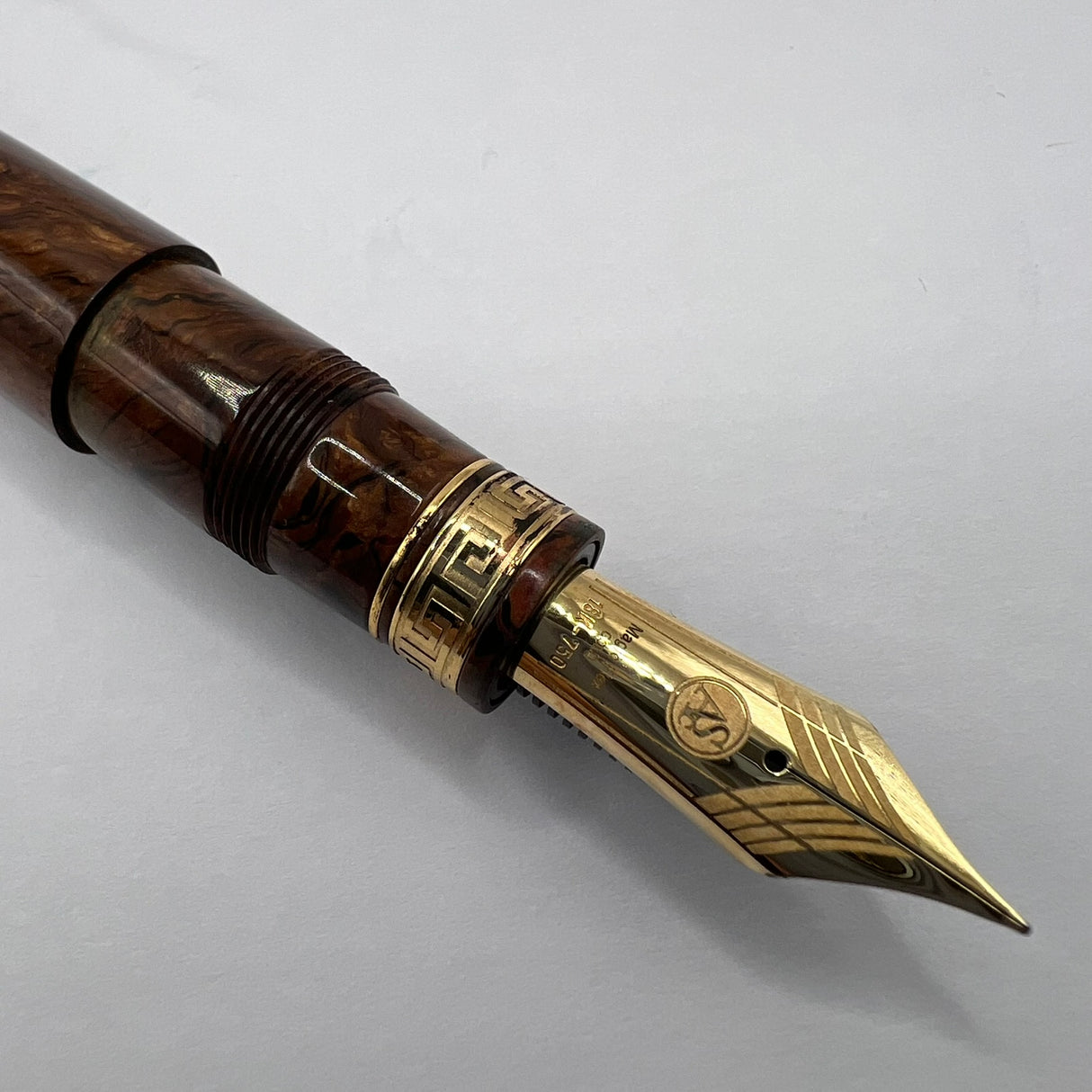 ASC (Armando Simoni Club) Ogiva Oversized Extra Art Nouveau Burl Celluloid Fountain Pen Ltd Ed  - Medium Magic Flex #8 Size 18kt Gold Nib