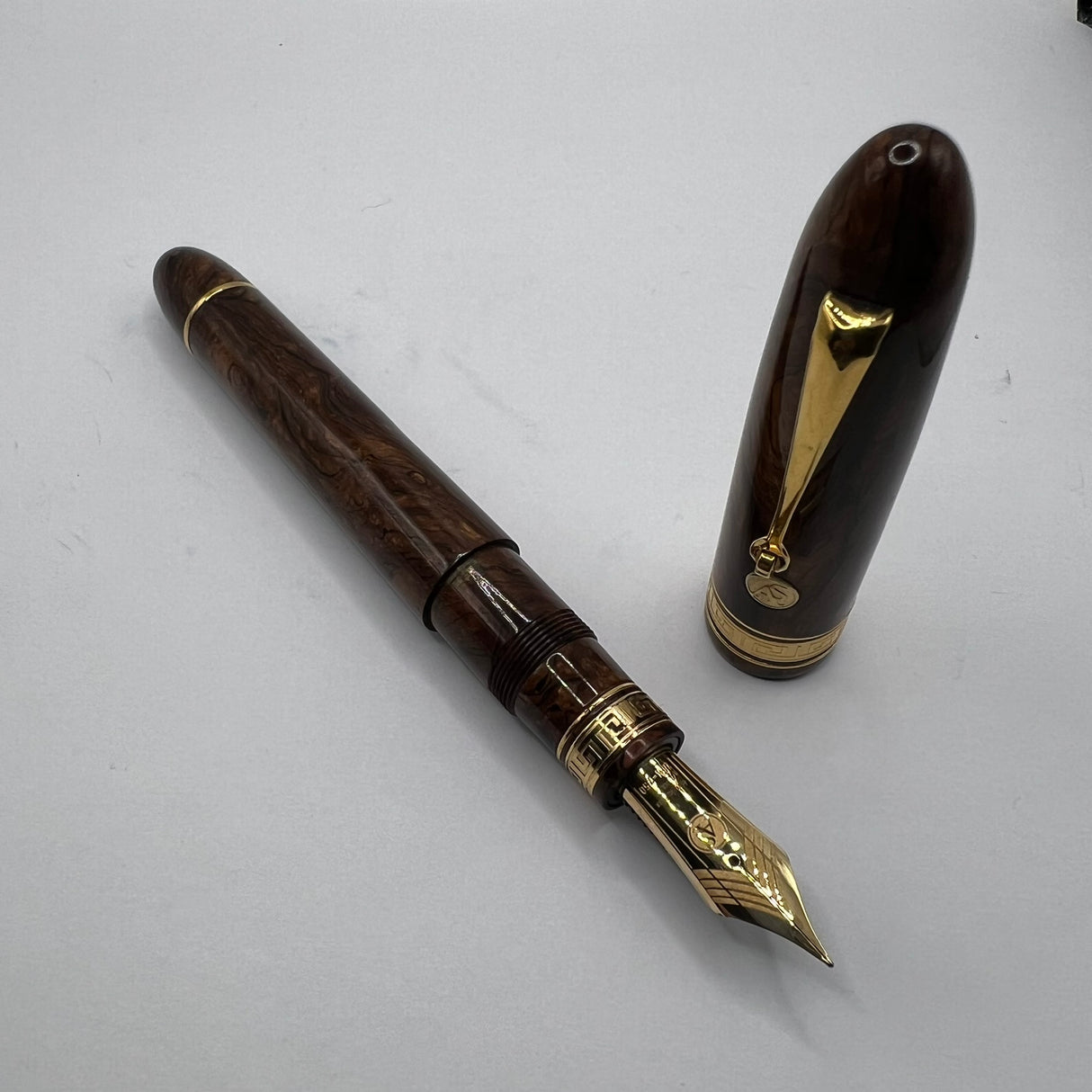 ASC (Armando Simoni Club) Ogiva Oversized Extra Art Nouveau Burl Celluloid Fountain Pen Ltd Ed  - Medium Magic Flex #8 Size 18kt Gold Nib