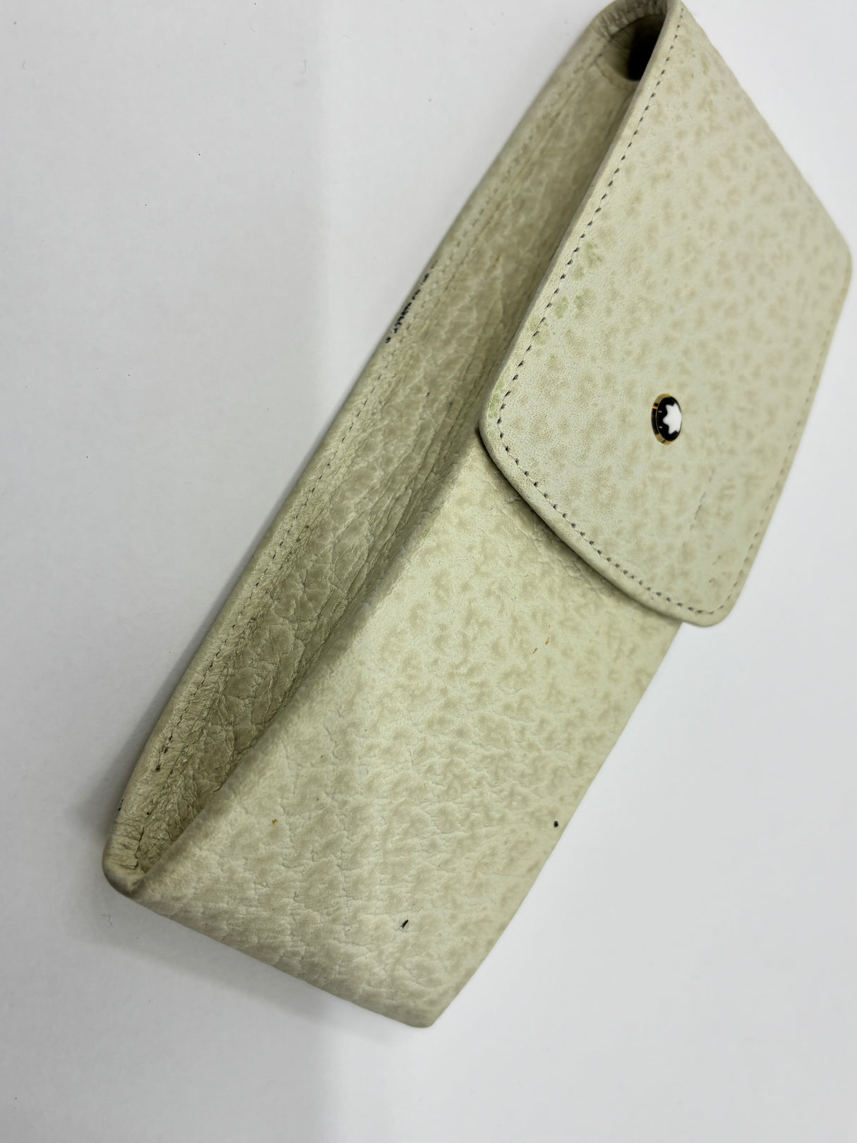 Montblanc Beautiful Leather white pen case - Hold 3 pens