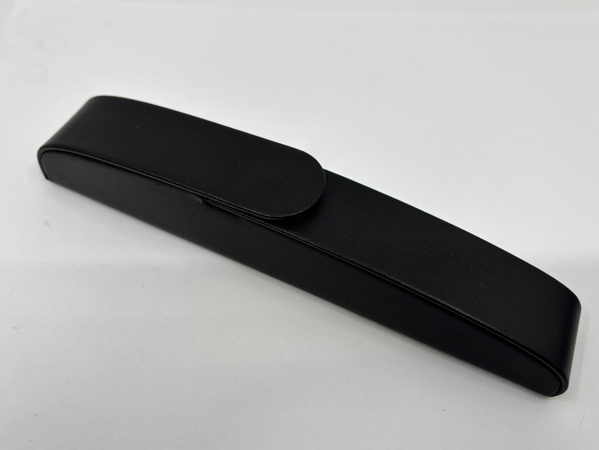 OMAS Beautiful Black Leather pen case - Hold 1 pens