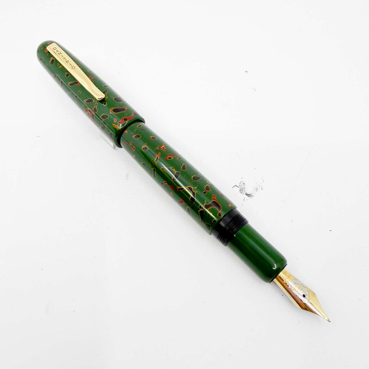 Danitrio Kara-Nuri Green (+Red/Black/Gold) Urushi Hand Painted Lacquer Over-Sized Fountain Pen - Fine 18kt Gold Nib
