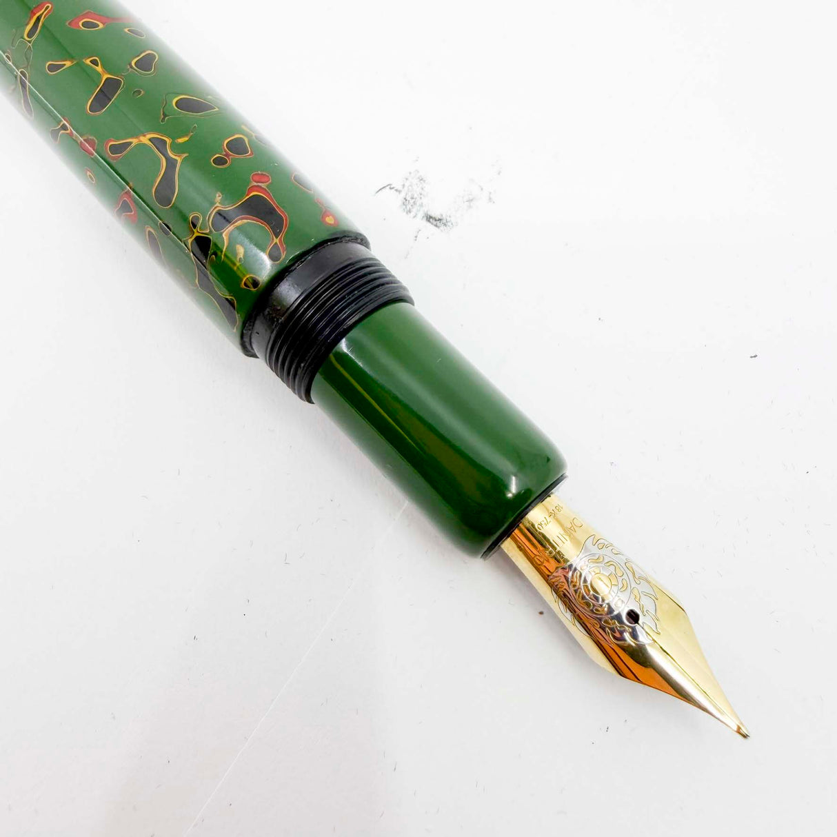 Danitrio Kara-Nuri Green (+Red/Black/Gold) Urushi Hand Painted Lacquer Over-Sized Fountain Pen - Fine 18kt Gold Nib