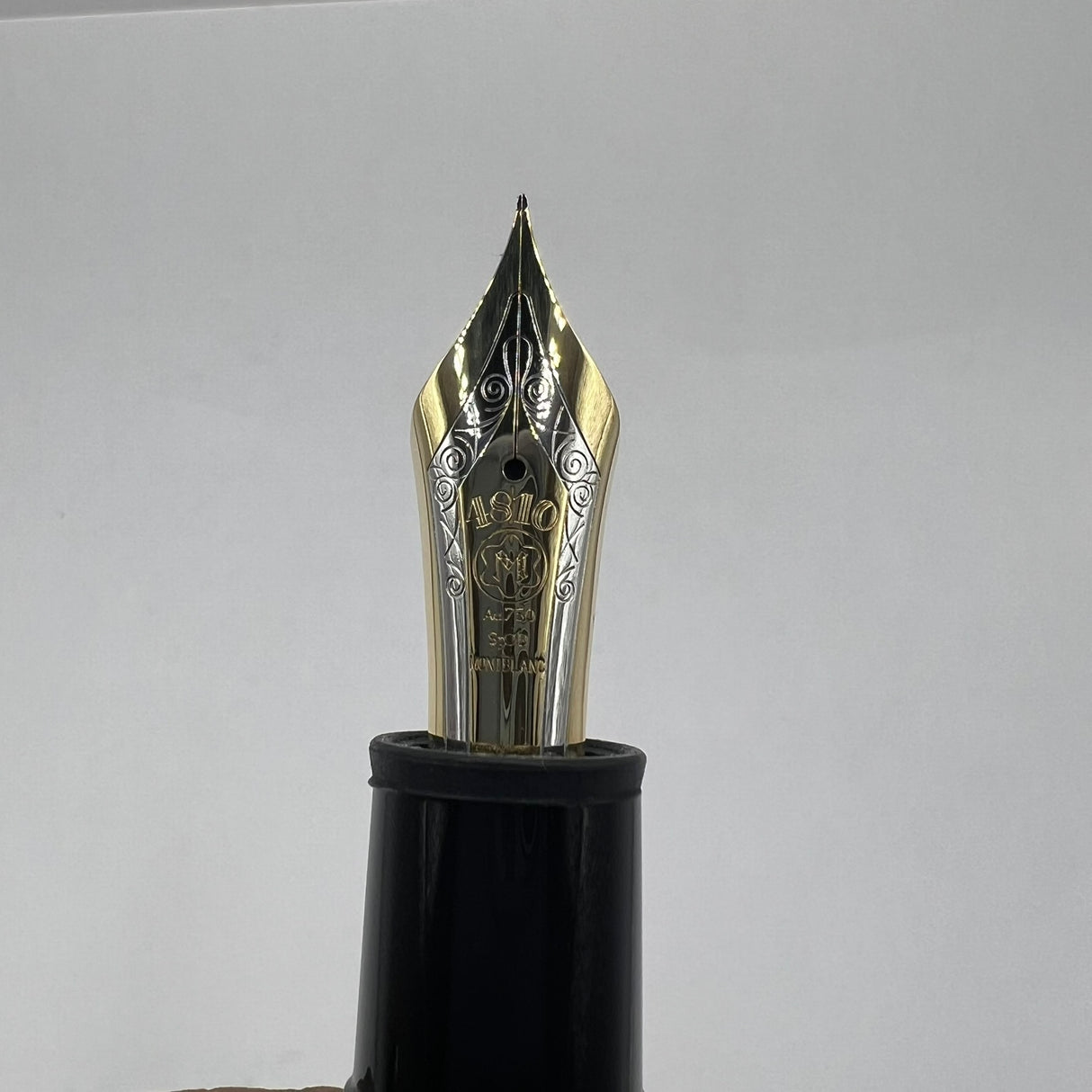 Montblanc Meisterstuck #149 Fountain Pen - Medium 18kt Gold Nib