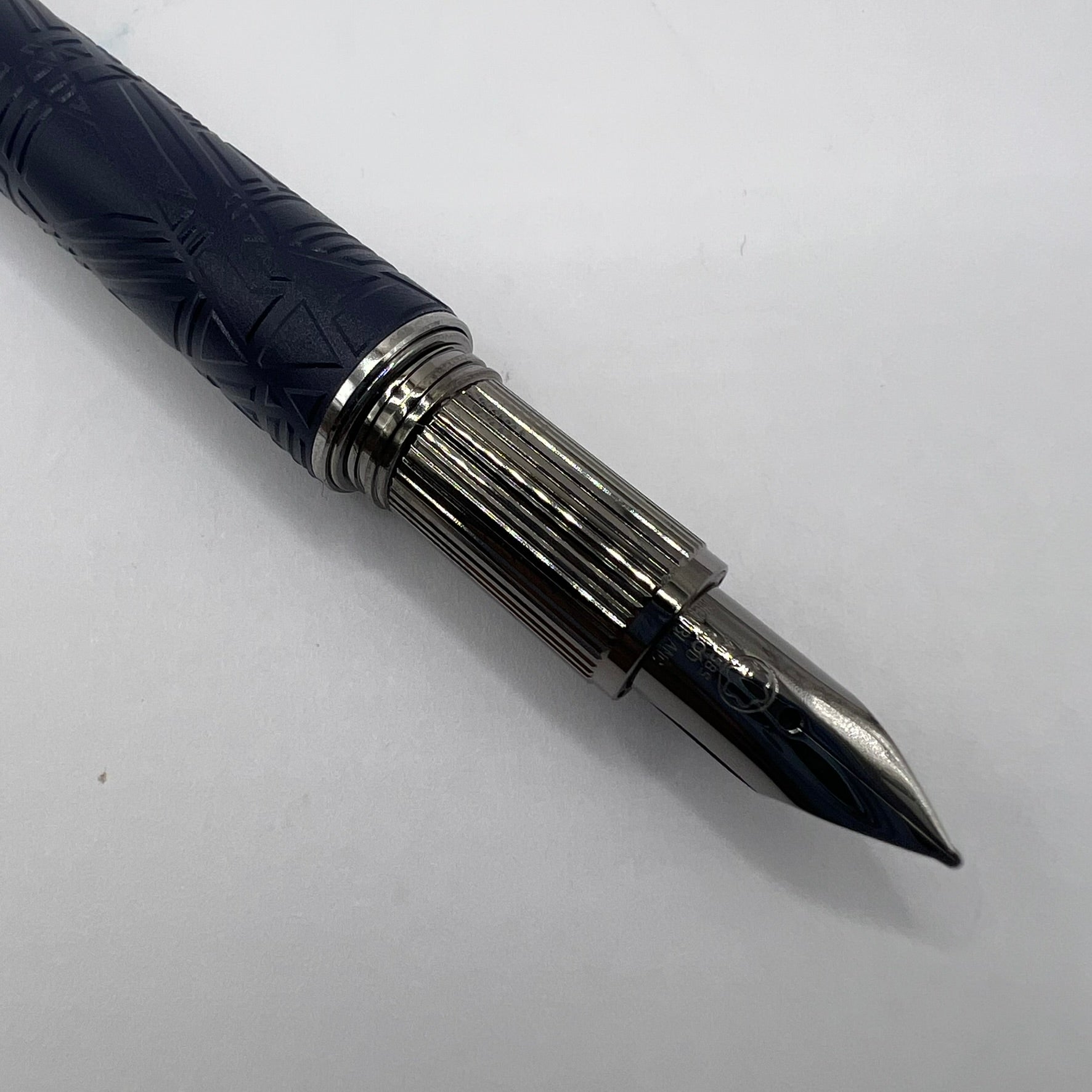 Montblanc Starwalker Space Blue Fountain Pen  - Medium 14kt Gold Nib