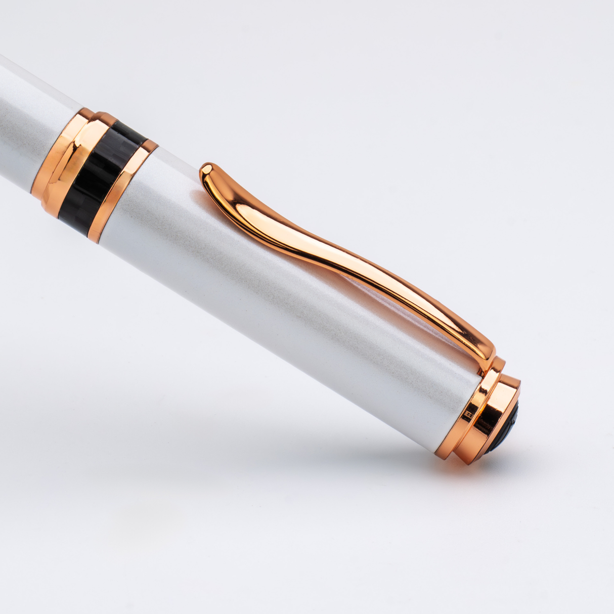 Monteverde USA Innova 2026 Color of The Year Cloud Dancer Fountain Pen Rosegold Trim Collection