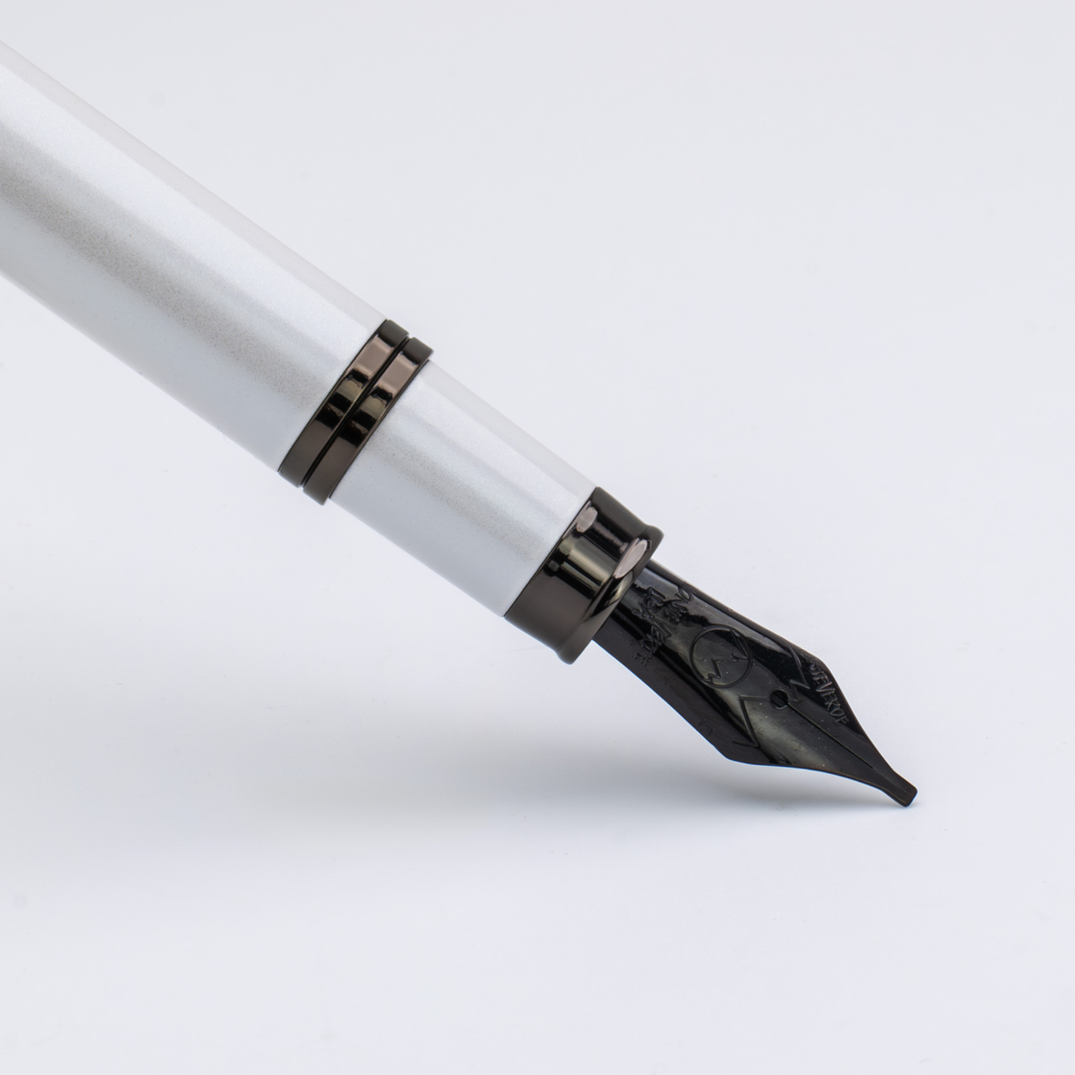 Monteverde USA Innova 2026 Color of The Year Cloud Dancer Fountain Pen Gunmetal Trim Collection