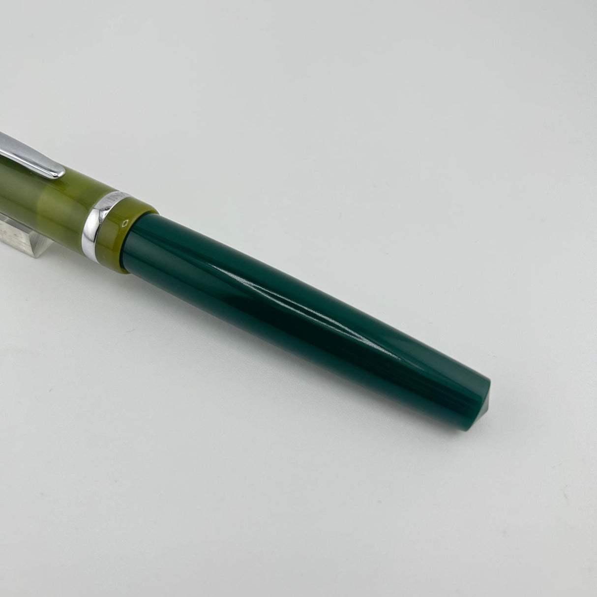 Taccia I THINK Vacation Green Cap and Barrel - Rollerball