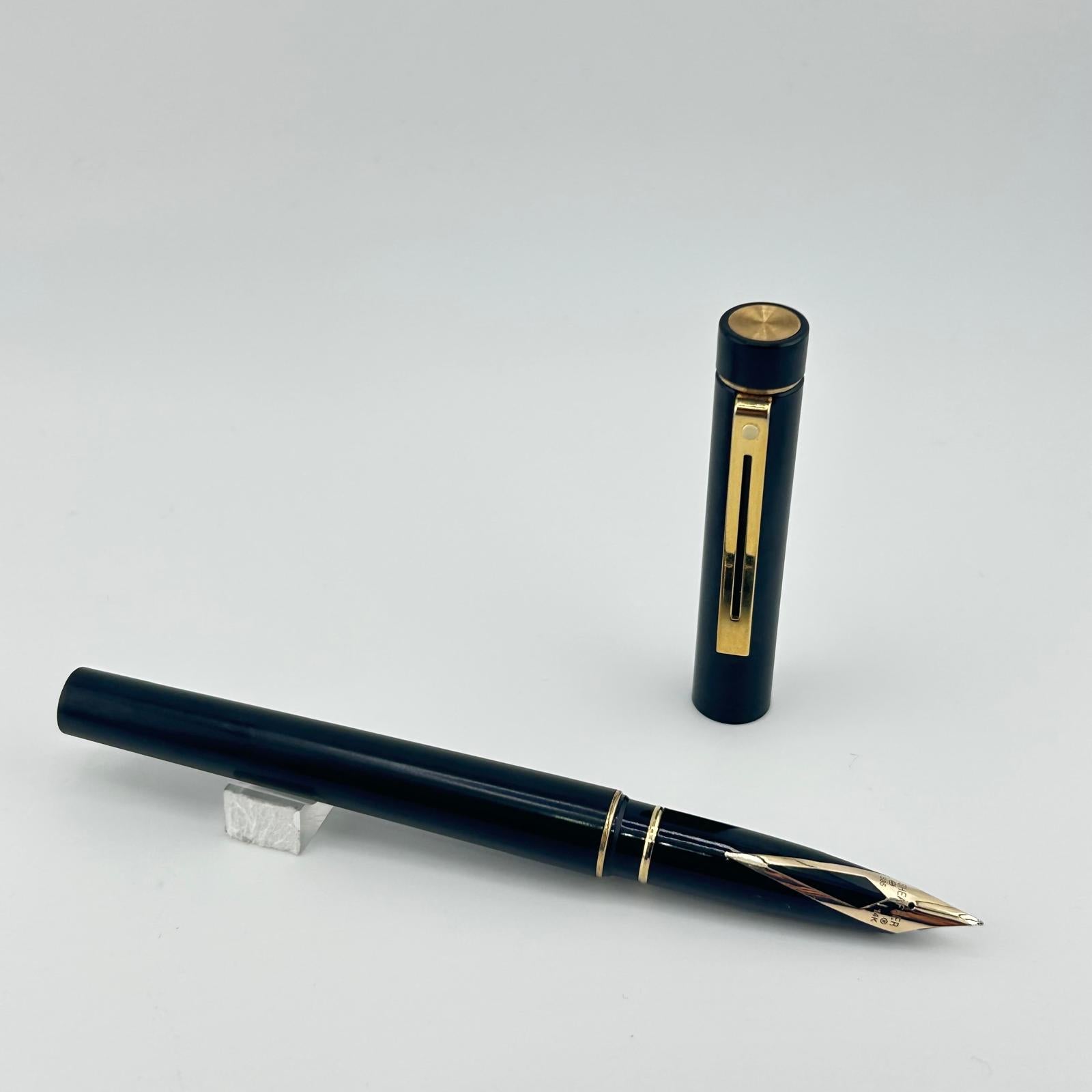 Sheaffer Targa Black Matte Gold Nib 14K Circa 1980 - Fountain Pen