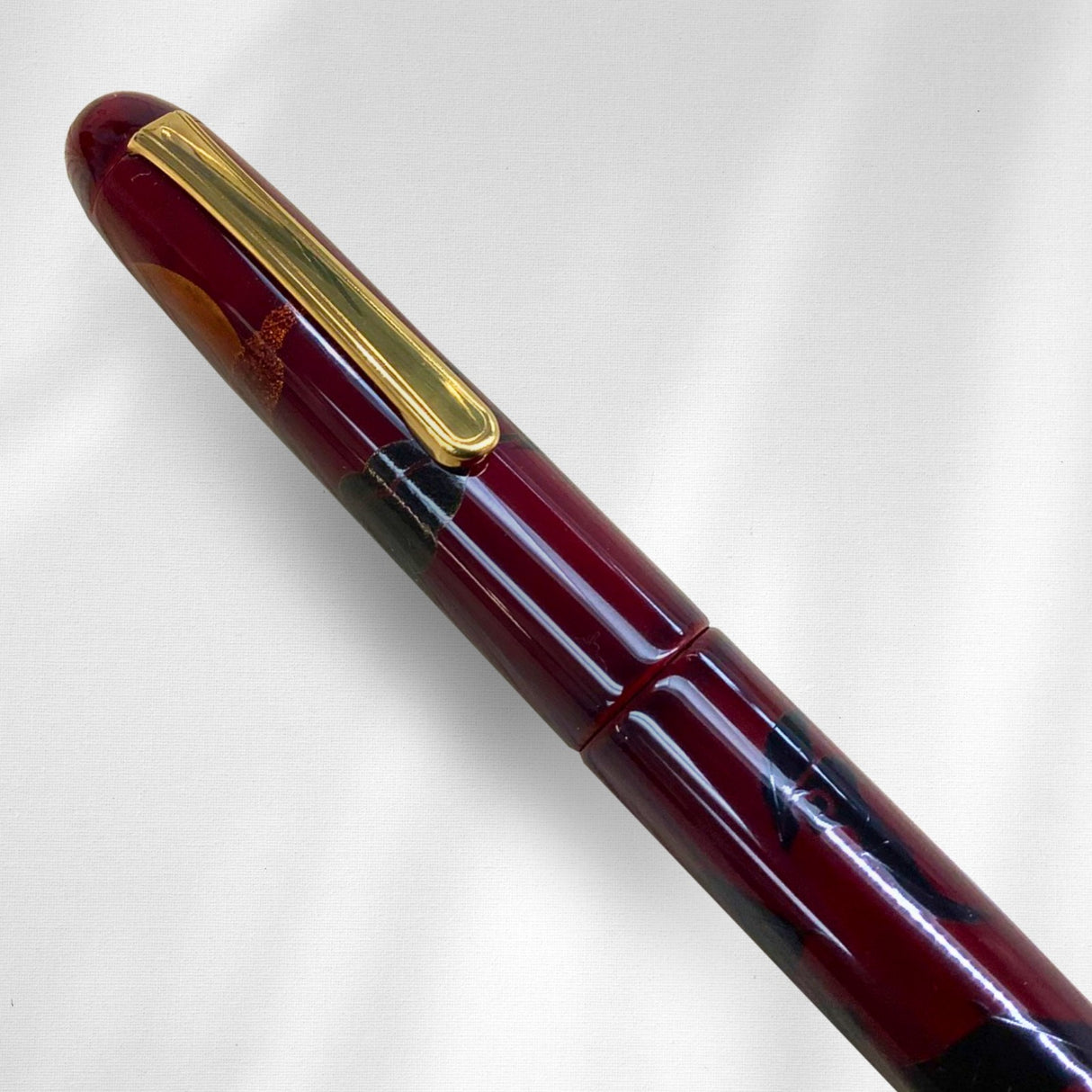 Nakaya Portable Writer Kuro Tamenuri Maki-e Bat Fountain Pen - Broad 14kt Gold Nib