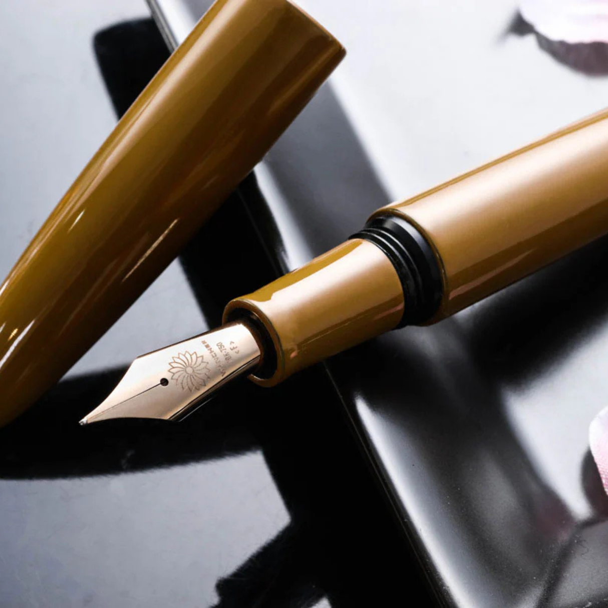 Wancher Dream Pen True Urushi Yellow w/ Gold Plated Clip Fountain Pen