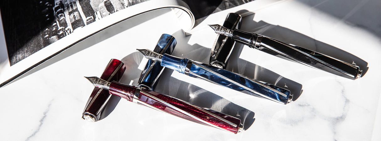 Visconti Divina Elegance Imperial Blue Oversize - Fountain Pen