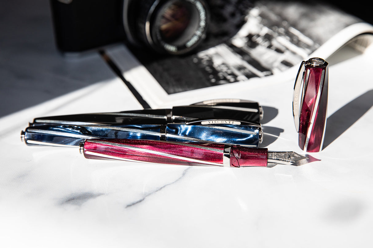 Visconti Divina Elegance Imperial Blue Oversize - Fountain Pen