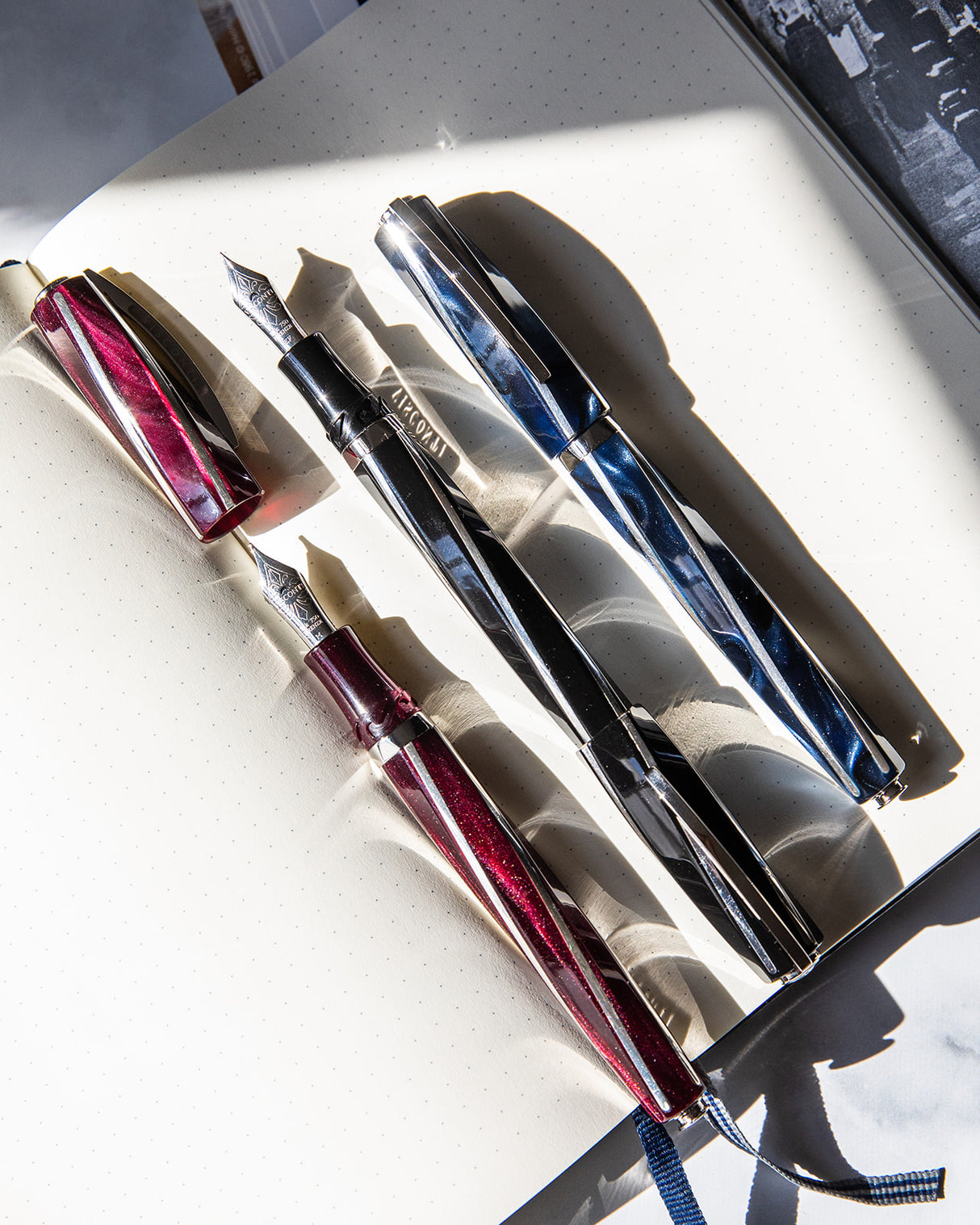 Visconti Divina Elegance Imperial Blue Oversize - Fountain Pen