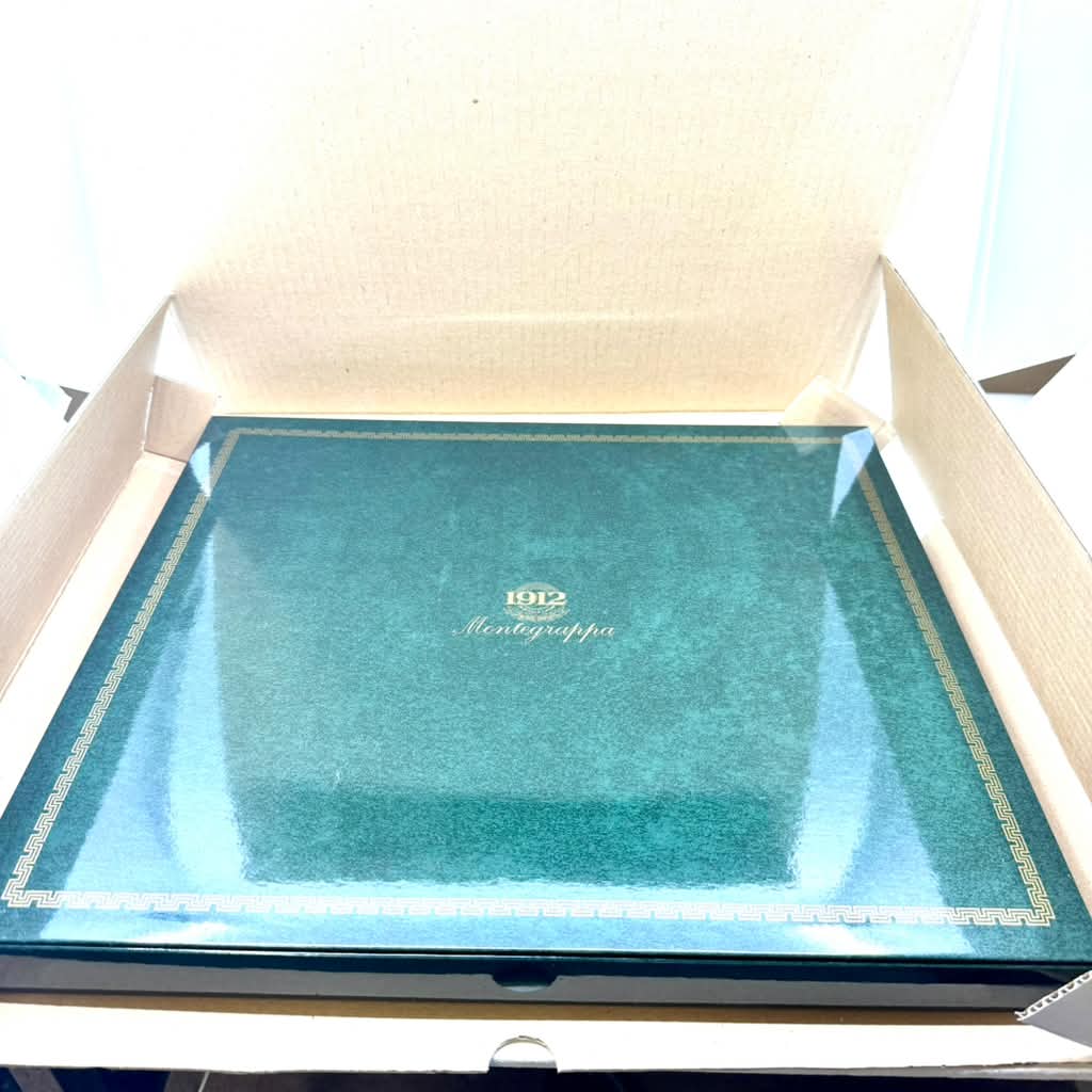 Montegrappa Historia Lustrous "Ivory Parchment" Celluloid Limited Edition Fountain Pen - Medium 18kt Gold Nib