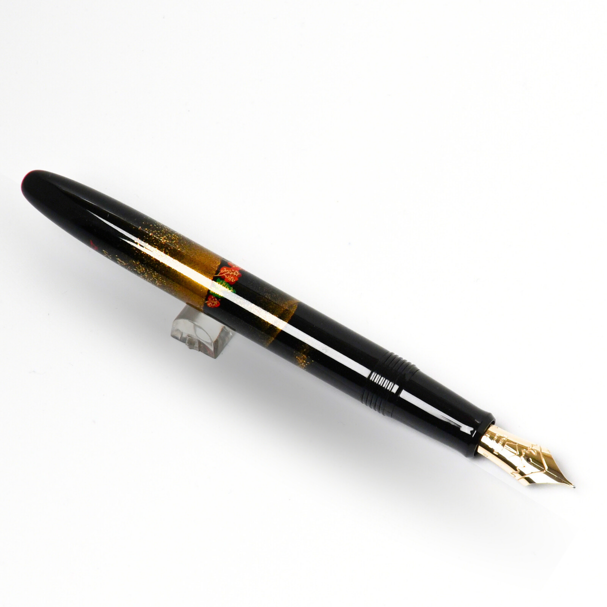 Namiki Yukari Autumn Leaves Maki-e Fountain Pen - Medium 18kt Gold Nib