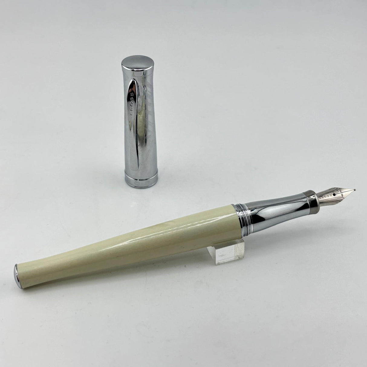 Cross Parasol Curves Cream and Chrome cap - Fountain Pen